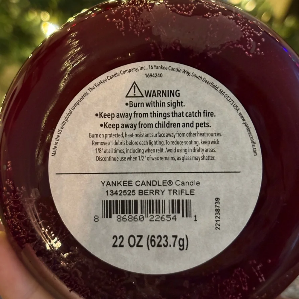 Yankee Candle Berry Trifle 22oz - Picture 3 of 3